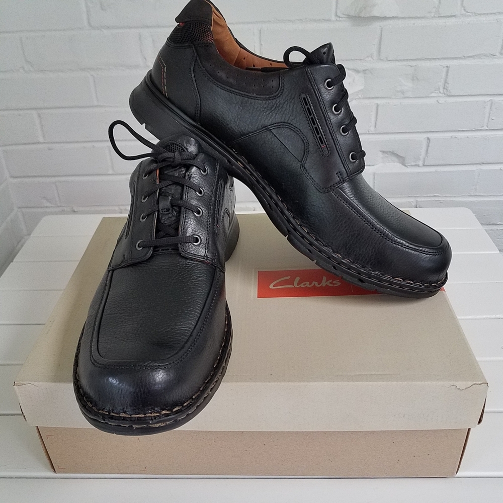 Clarks Unbend Casual Black Leather Lace Oxford 16M
